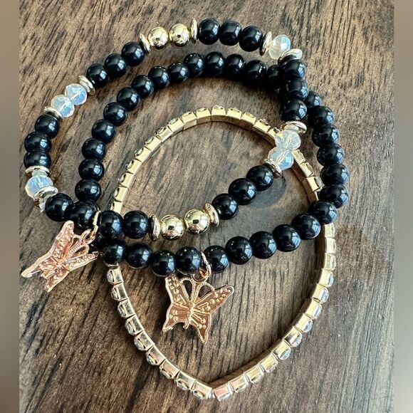 NWT- 4pc Beaded Bracelet Boho Style Butterfly Charm Adjustable Black Silver Gold - Picture 4 of 5